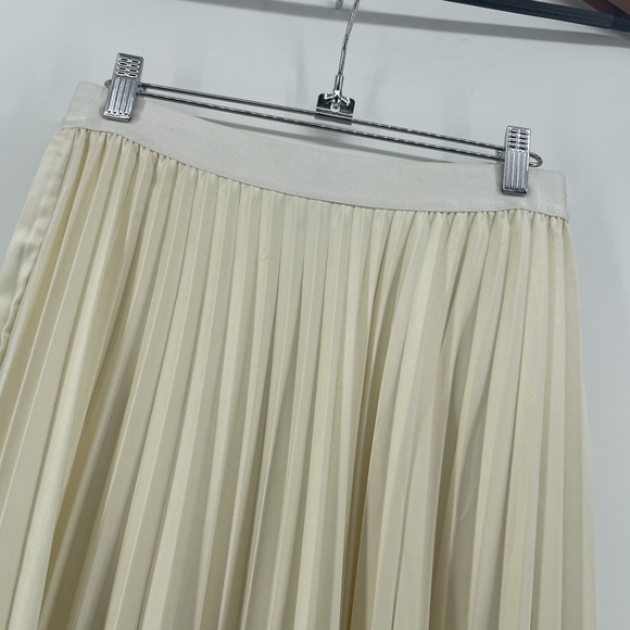 WDNY Pleated Circle Skirt Women's Medium Ivory Satin Holiday Christmas New Years - Picture 4 of 9